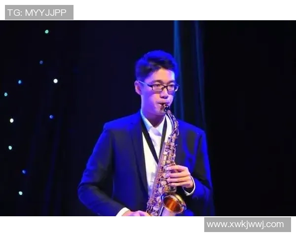 李伟的足球生涯回顾与展望:从青涩少年到职业球员的心路历程 李伟的足球生涯回顾与展望:从青涩少年到职业球员的心路历程