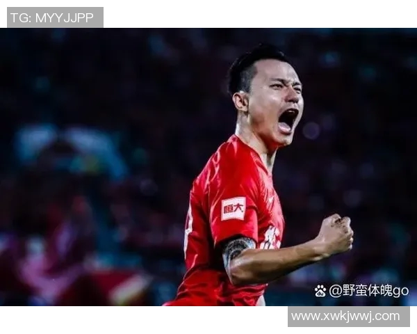 老梁深度解析足球明星背后的故事与成就揭秘