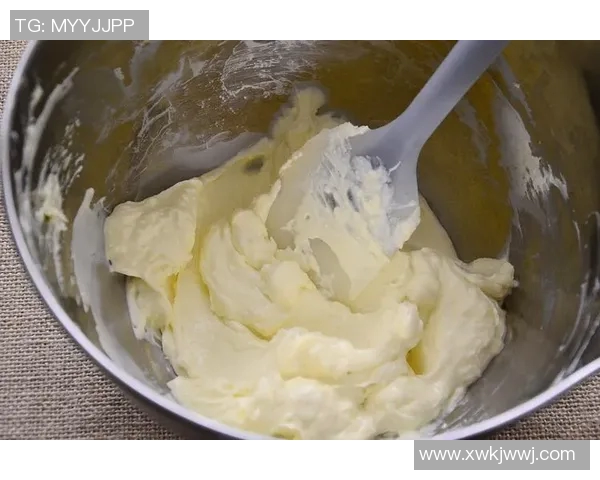 面包与足球的奇妙结合揭秘一位足球明星的烘焙梦想与人生旅程